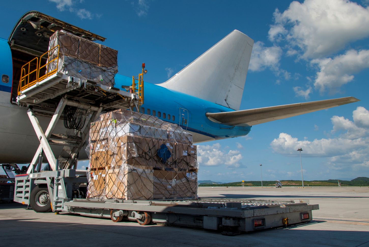 International Courier, Air Freight & Sea Freight Services